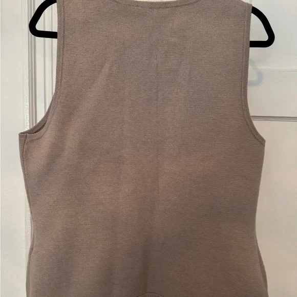 Brown Button-Up Sleeveless Top - Picture 2 of 2